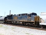 CSX 7208 is a mid train DPU on train M410-22